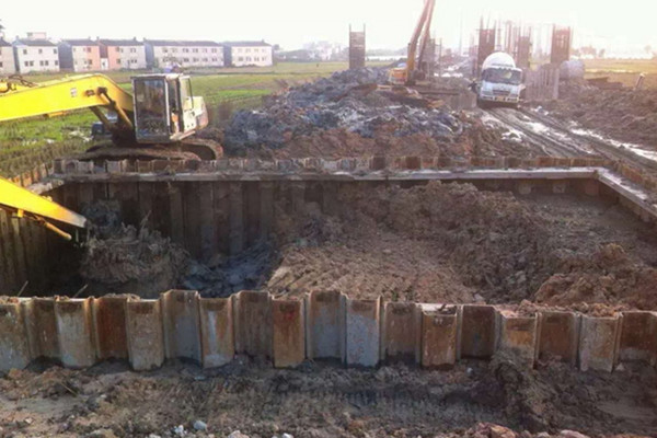 What does Rusted Steel Sheet Piles Look Like?