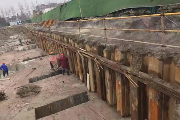 How are Sheet Piles Joined Together?